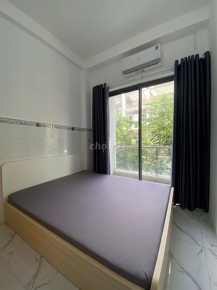 Căn hộ ban công 2 phòng ngủ 55m2 - ngay đh văn lang dương quảng hàm