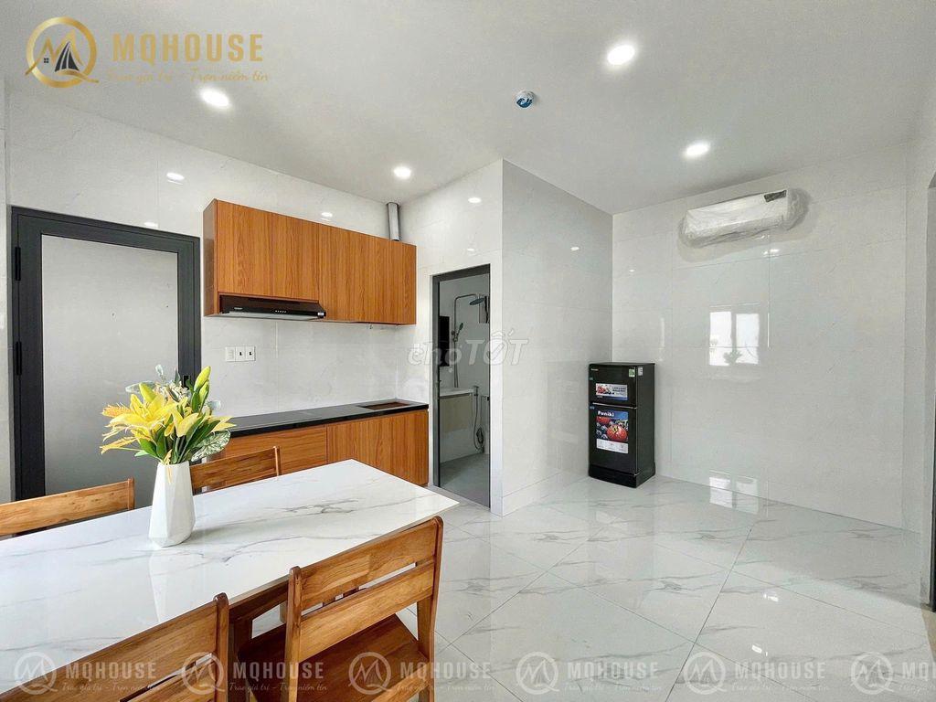 Căn hộ ban công 2 phòng ngủ 55m2 - ngay đh văn lang dương quảng hàm