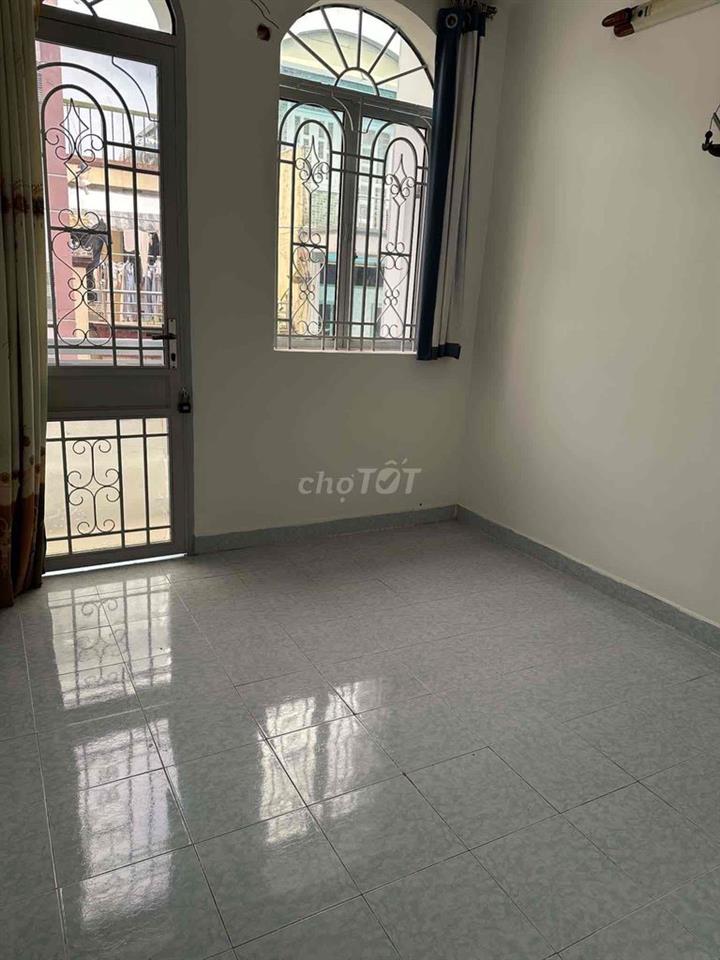 Bán nhà ngay chợ gò vấp