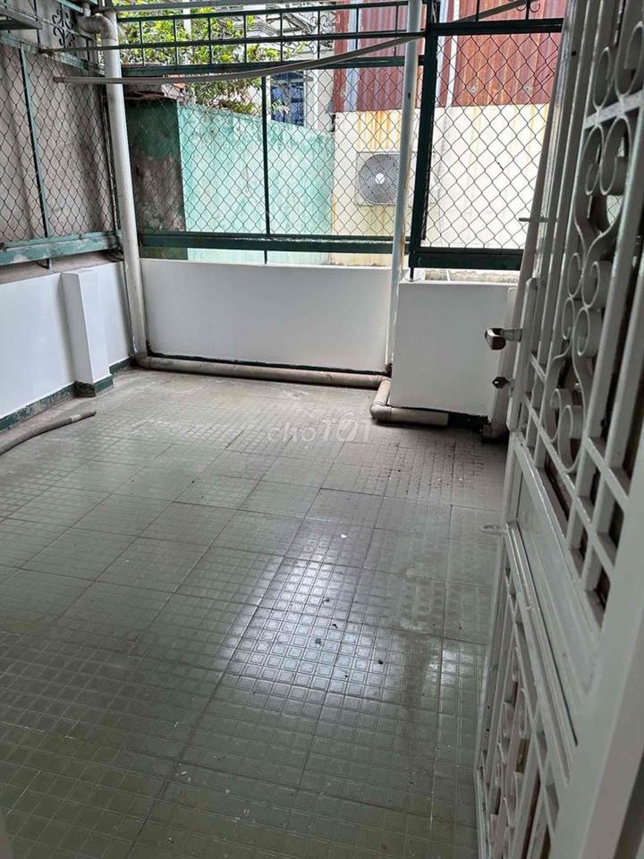 Bán nhà ngay chợ gò vấp