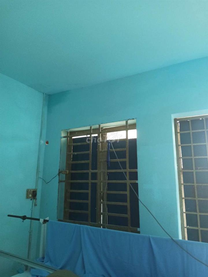 cho thuê lầu 1. có 2 phòng nhà vệ sinh riêng