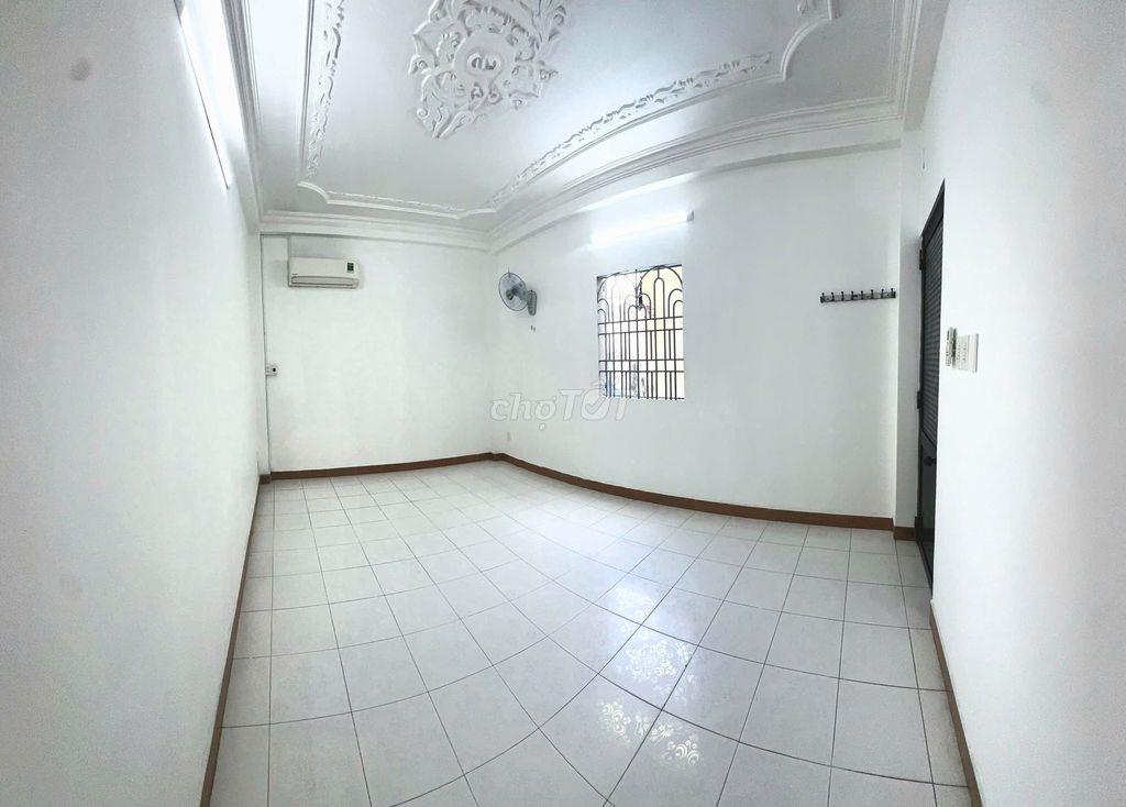 2PN - 1WC full nội thất cơ bản - cách ĐH Công Nghiệp 100M