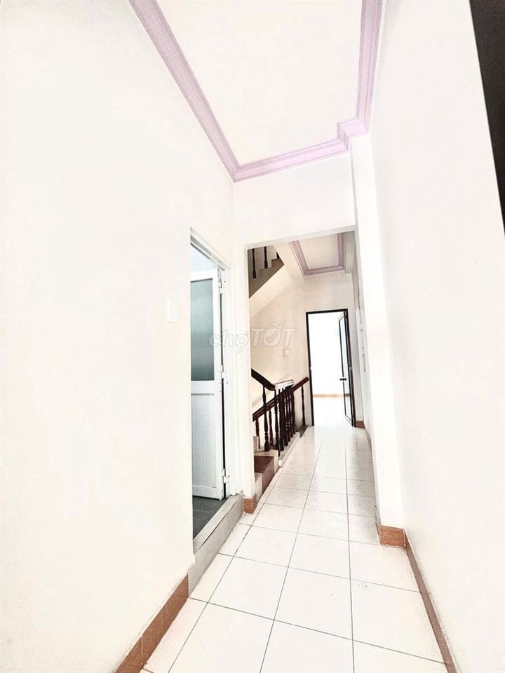 2PN - 1WC full nội thất cơ bản - cách ĐH Công Nghiệp 100M