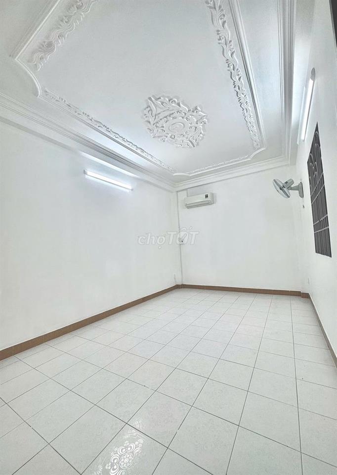 2PN - 1WC full nội thất cơ bản - cách ĐH Công Nghiệp 100M