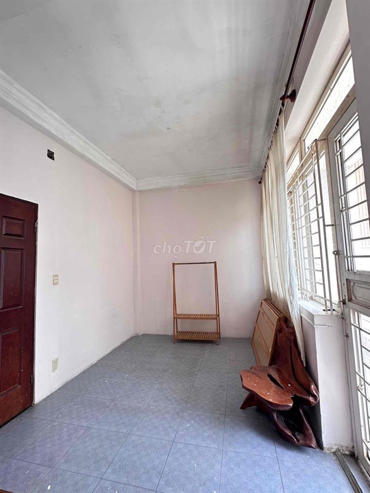 Cho nữ thuê phòng trọ Quận 4