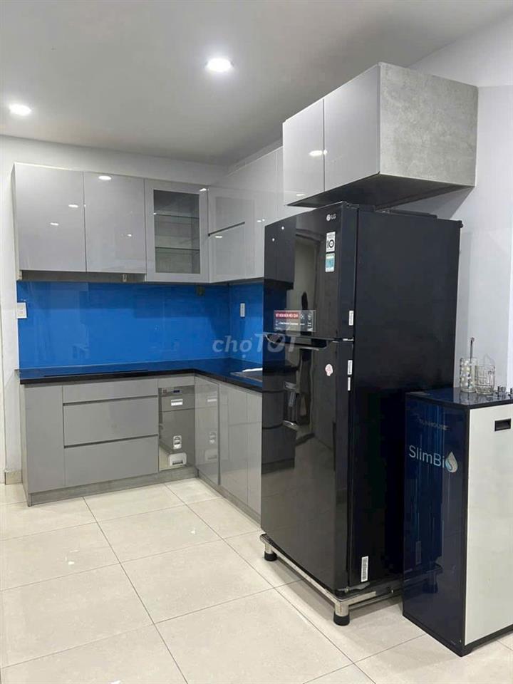 Chung cư 90 Nguyễn Hữu Cảnh, BT: 2p ngủ, có NT, 13,5triệu, nhà mới
