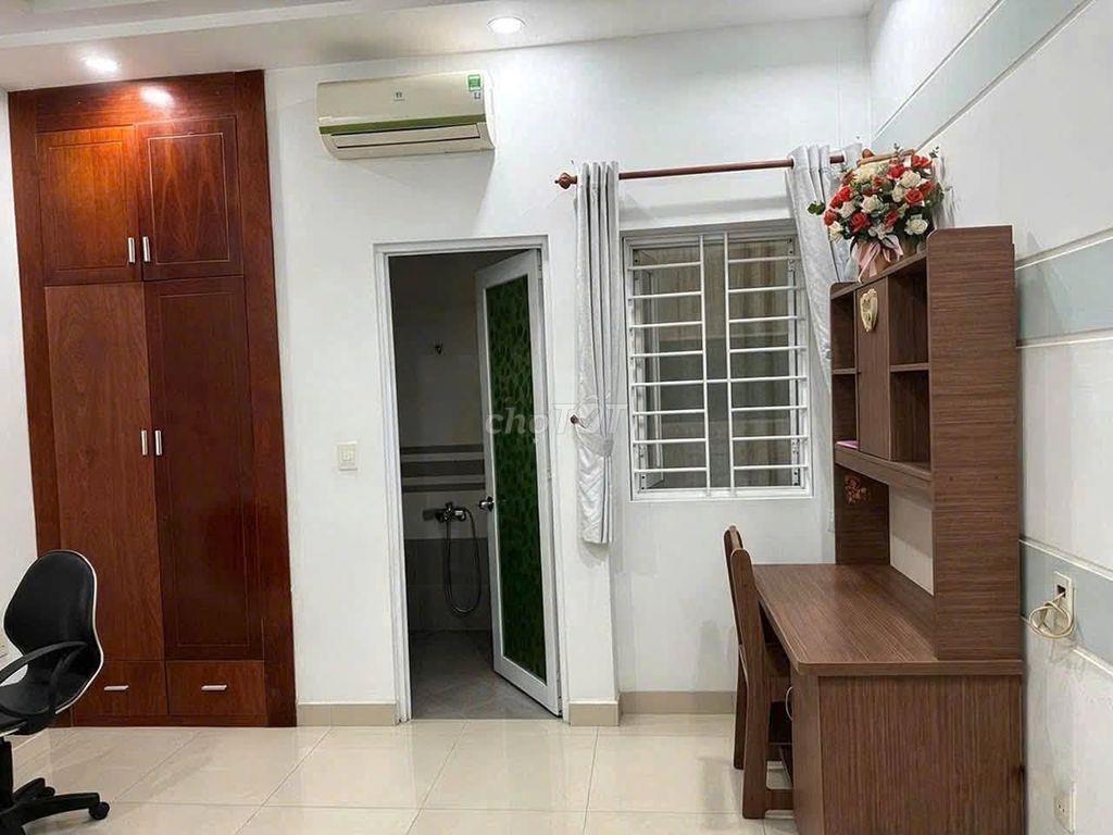 Nhà nguyên căn 2PN,2Wc trước nhà có thể KD nhỏ,đường ô tô Q. Phú Nhuận