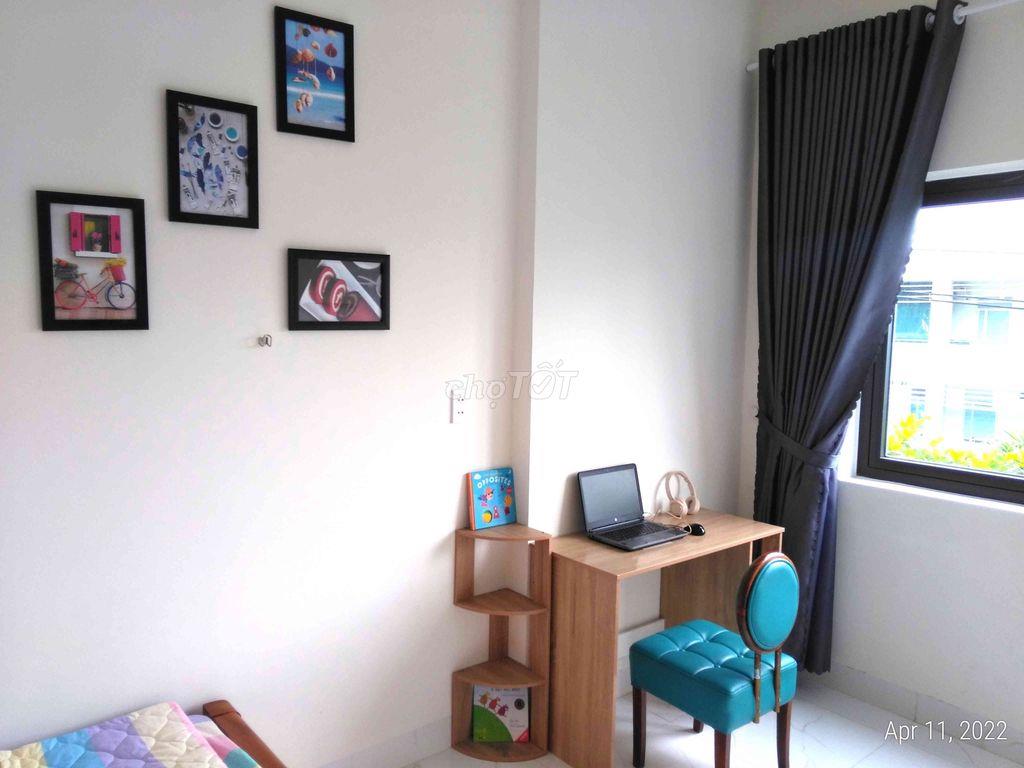 Phòng BANCON, CỬA SỔ
