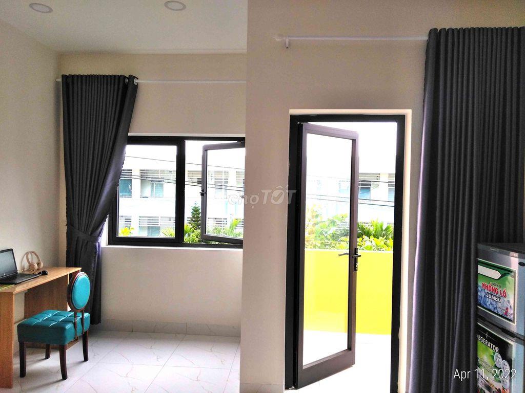 Phòng BANCON, CỬA SỔ