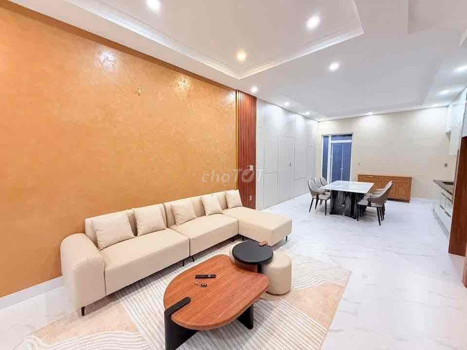 BÁN NHÀ 2 TẦNG MỚI ĐẸP MẠC ĐĨNH CHI - CÓ GARA ĐẬU Ô TÔ TRONG NHÀ!
