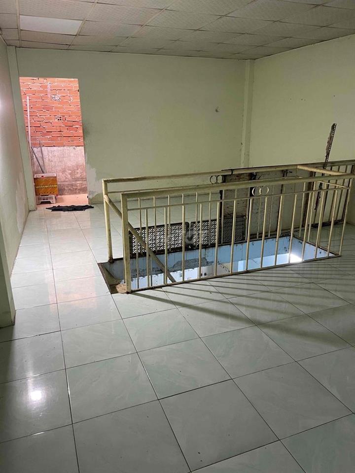 Nhà cho thuê nguyên căn 1 phòng ngủ có gác chia đc 2 phòng