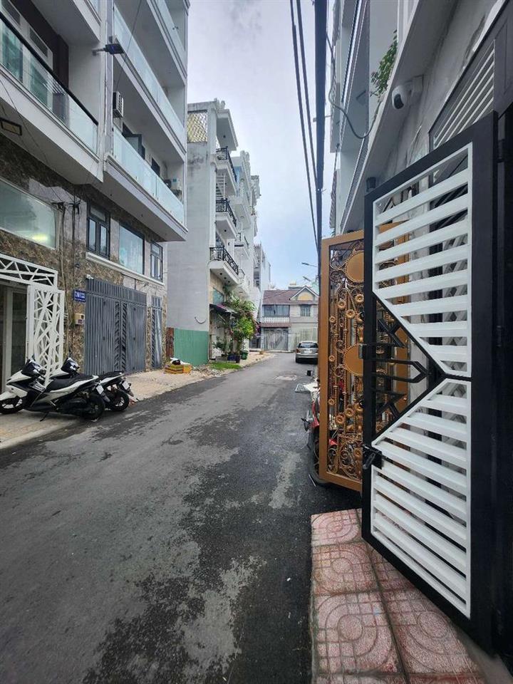 CC bán nhà dt lớn 6x10m HXT Nhựa 8M, KHU DÂN TRÍ NHÀ CAO TẦNG