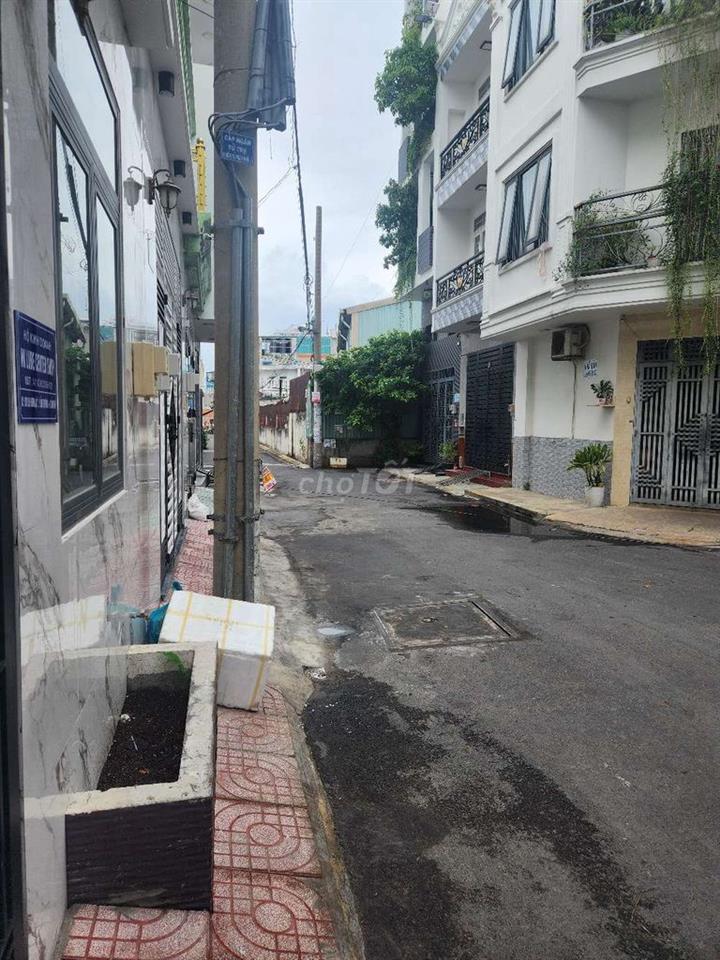 CC bán nhà dt lớn 6x10m HXT Nhựa 8M, KHU DÂN TRÍ NHÀ CAO TẦNG