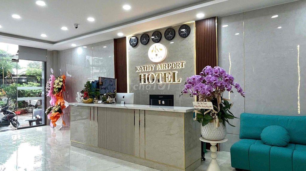 BÁN KHÁCH SẠN MẶT TIỀN HỒNG HÀ, TÂN BÌNH – 26 PHÒNG – DÒNG TIỀN 2,4 TỶ