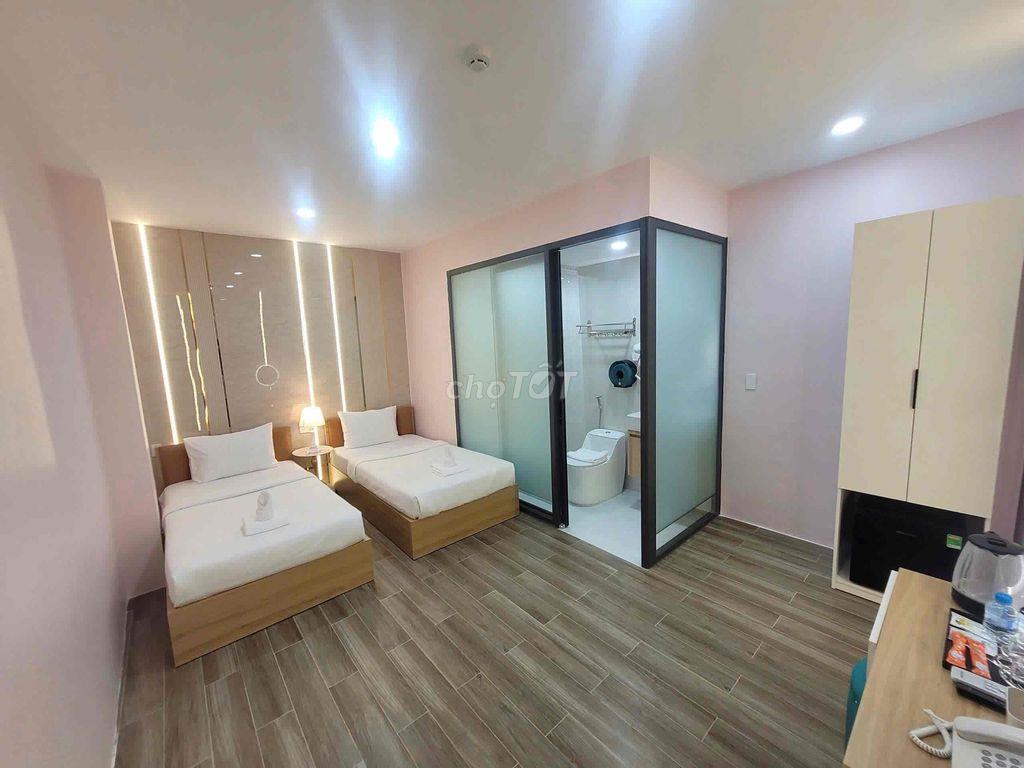 BÁN KHÁCH SẠN MẶT TIỀN HỒNG HÀ, TÂN BÌNH – 26 PHÒNG – DÒNG TIỀN 2,4 TỶ