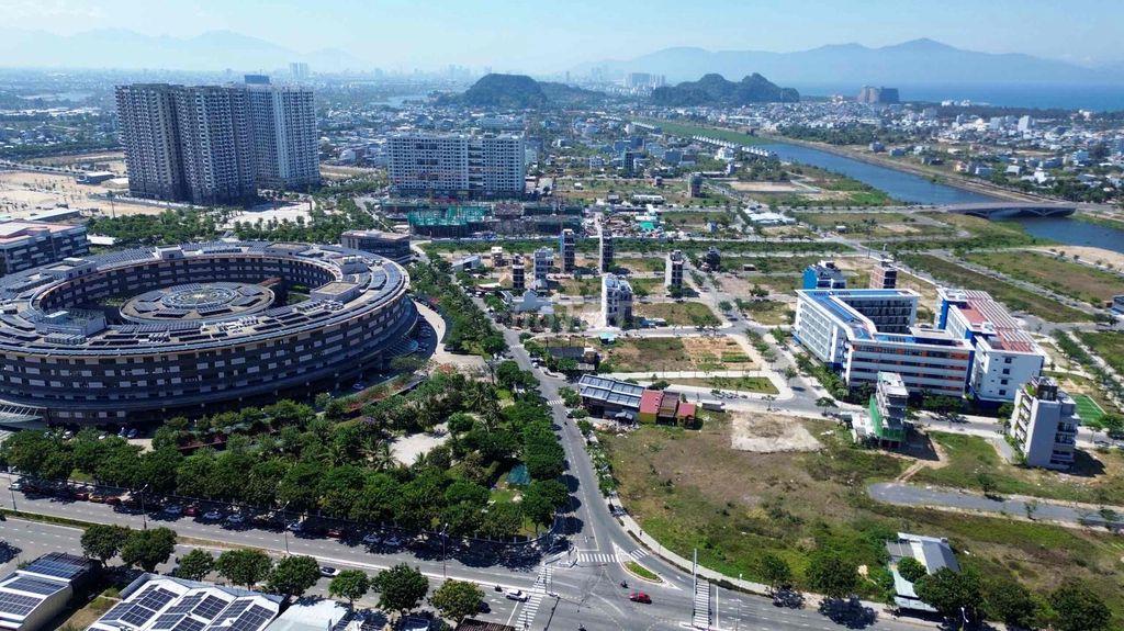 CẦN BÁN  NHA 289 M2 MT ĐƯỜNG 48m TRẦN HƯNG ĐẠO SÁT KHU FPT ĐÀ NẴNG