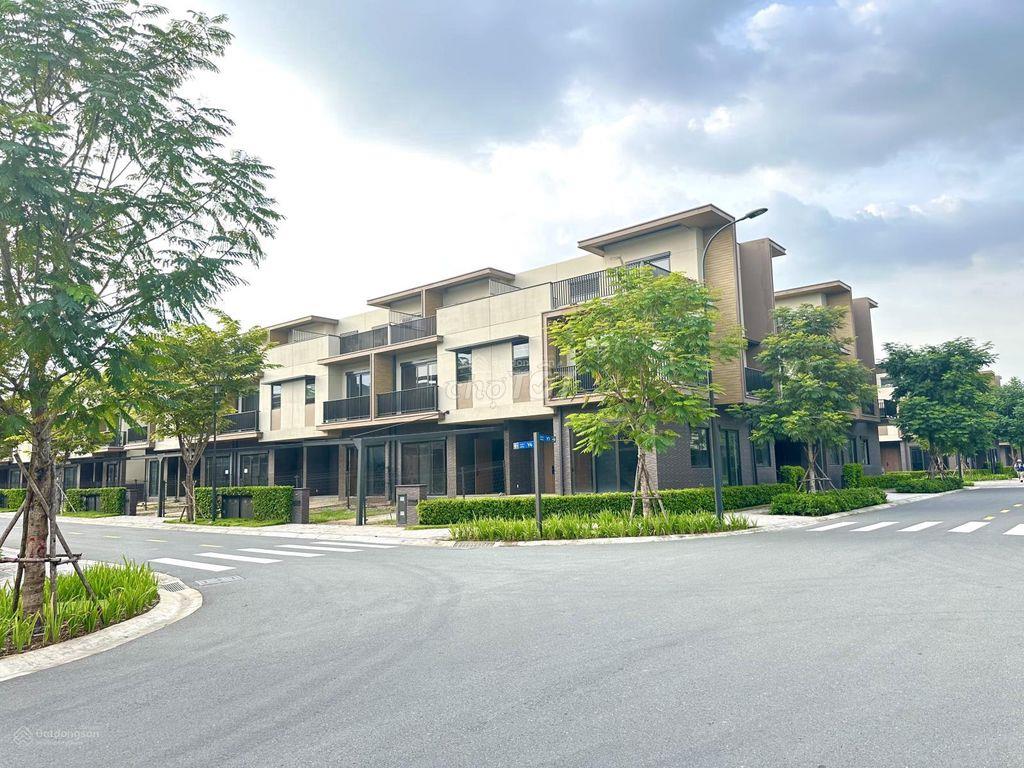 Bán nhà phố vườn 151m2, căn góc 2 mặt tiền view hồ bơi công viên