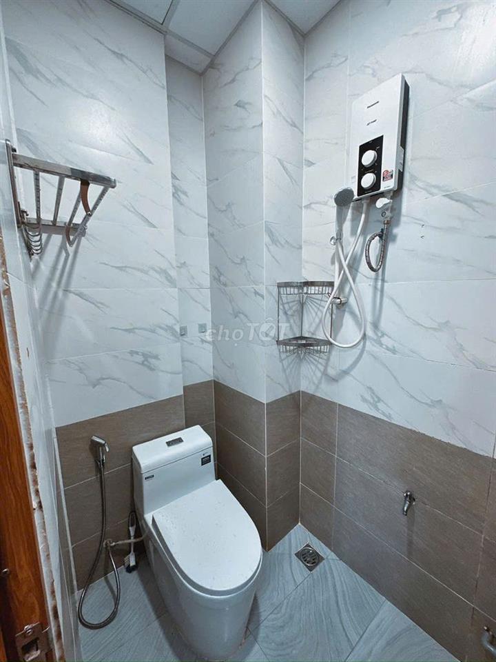 Studio full nội thất, thang máy, gần lanmark 81