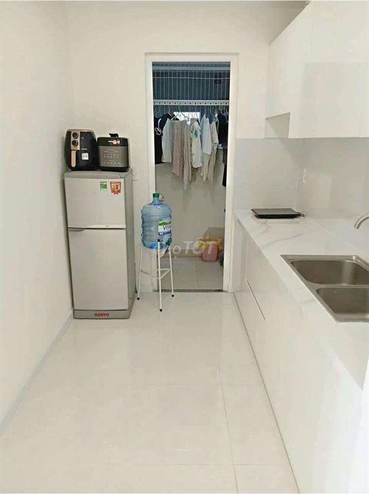 Chính chủ bán căn  City Gate Towers - Võ Văn Kiệt (2 PN, 2 WC)