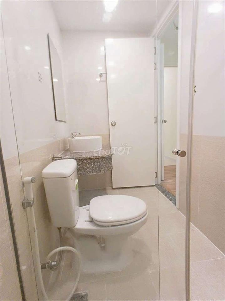 Chính chủ bán căn  City Gate Towers - Võ Văn Kiệt (2 PN, 2 WC)