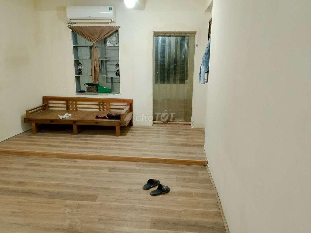 Cho thuê nhà tập thể 19 Liễu Giai 