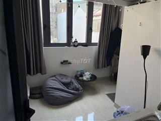 phòng trọ q4 có gác có cửa sổ lớn khép kín