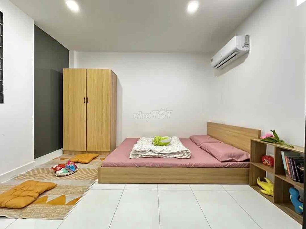 em cần pass phòng ạ, chỉ cần cọc là vào ở