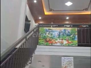 nhà 2 mặt kiệt ôtô đậu đỗ