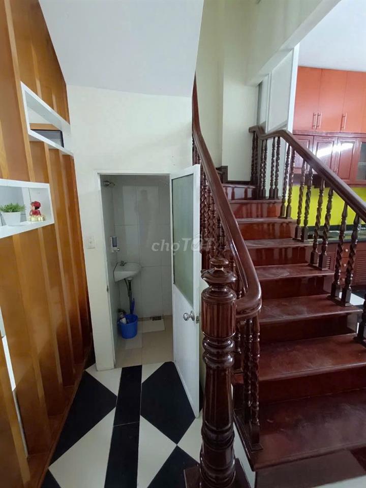 Cho thuê nhà Hoàng Văn Thái 45m², 4 tầng, 5PN, 13 triệu/tháng