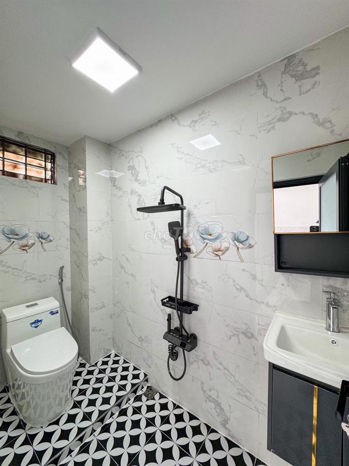 Cần bán nhà mặt tiền 124m2 (9,3x14m) 5PN - 4WC sát bệnh viện Hạnh Phúc