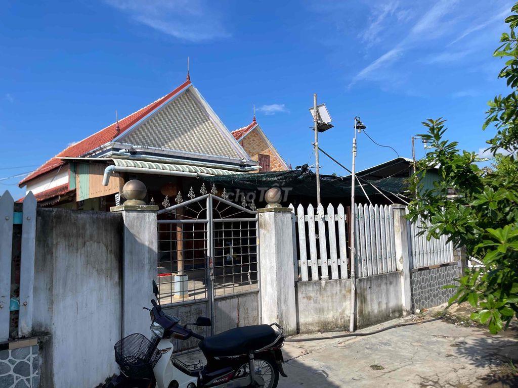 Bán cắt lỗ nhà ở gần trường tiểu học số 1 phù cát