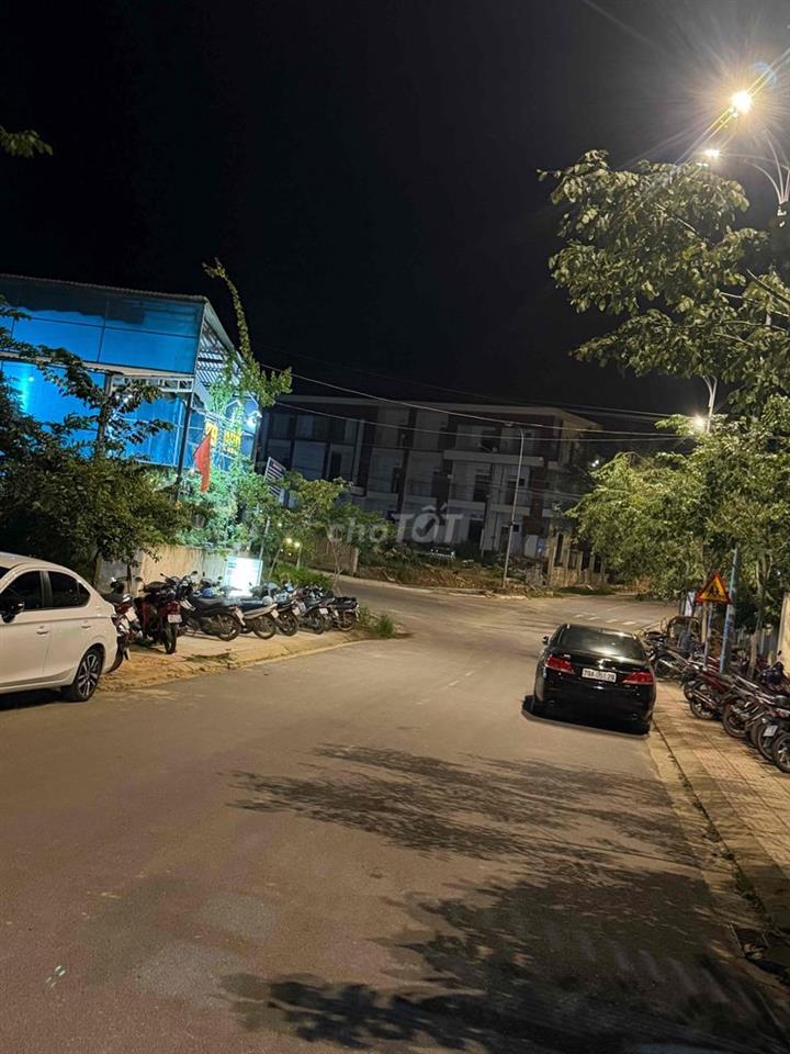 lô đất đắc địa 2 mặt tiền