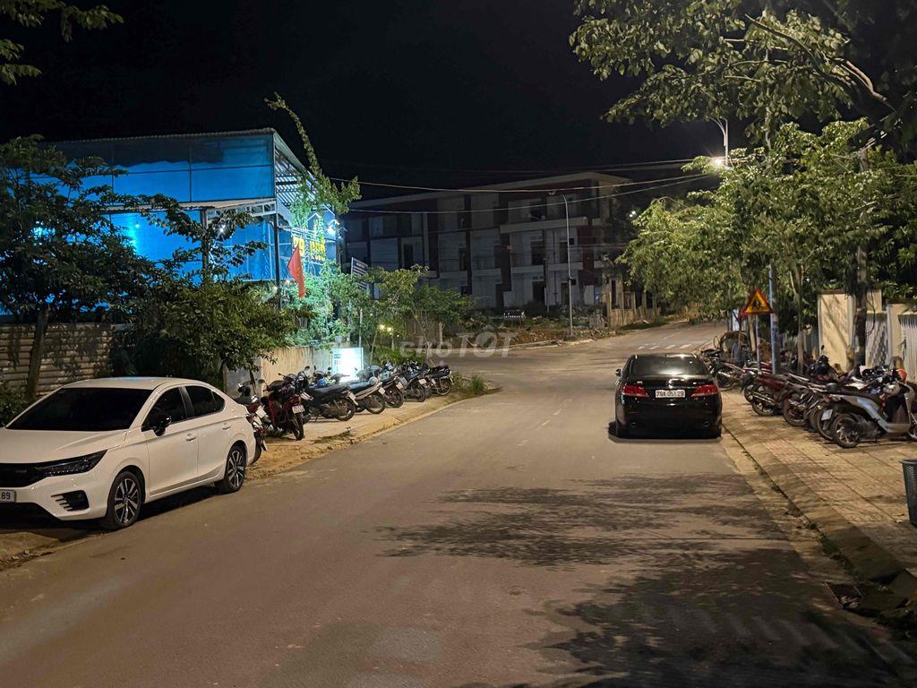 lô đất đắc địa 2 mặt tiền