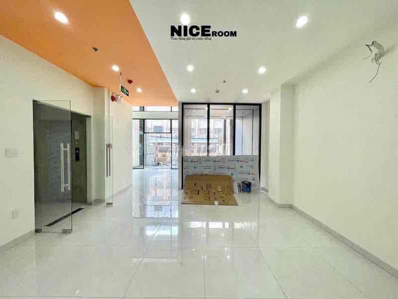 Mặt Bằng Trệt Làm Văn Phòng/ Showroom / Nguyễn Xí/ Vincom/ 2 chiều