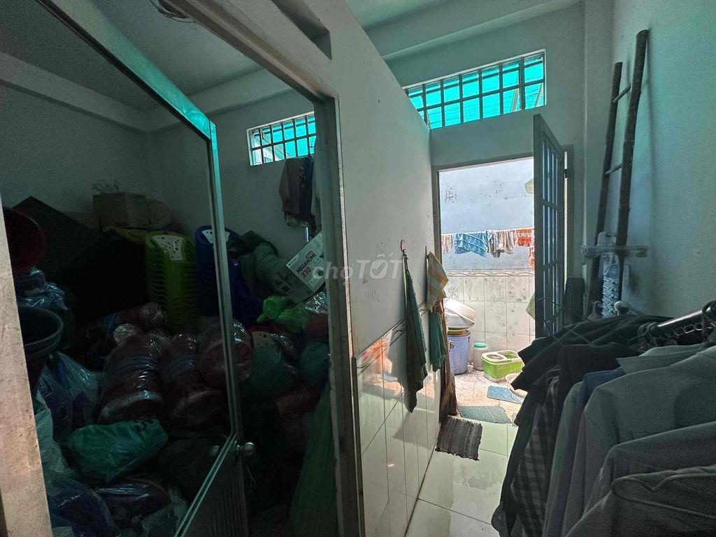 bán nhà hẻm lạc long quân