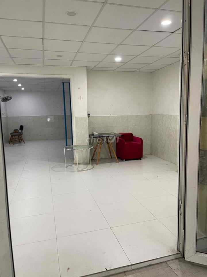 Cần cho thuê gấp nhà nguyên căn. đường Nguyễn văn đậu p11. bt
