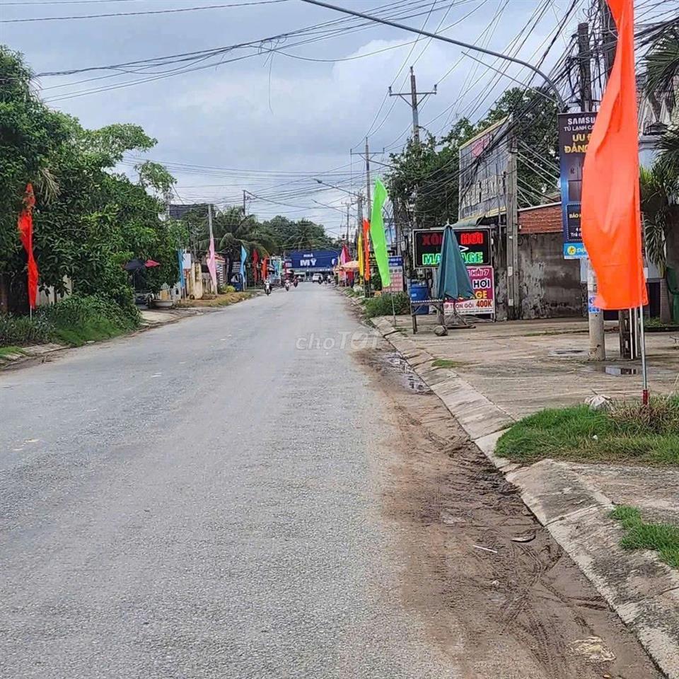 Nhà mặt tiền kinh doanh