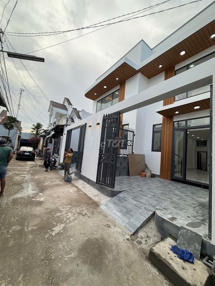 Nhà giá rẻ 1 trệt +1 lầu lửng