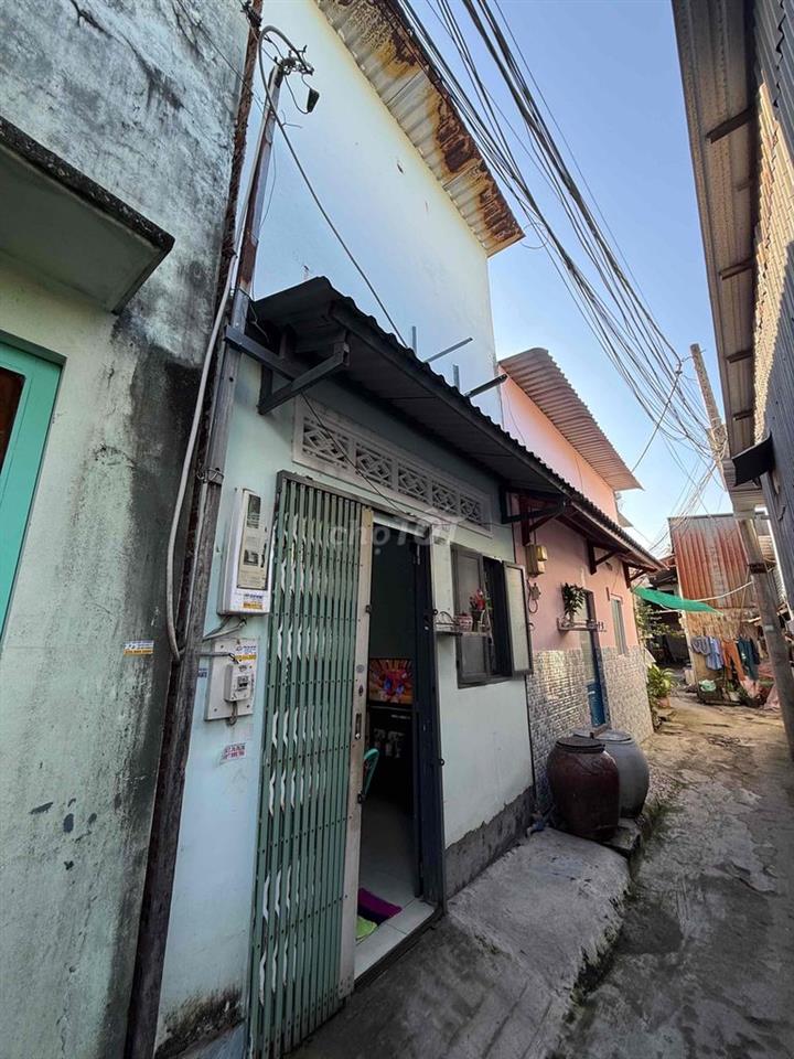 Nhà bán ngay cầu Ông Thìn QL50