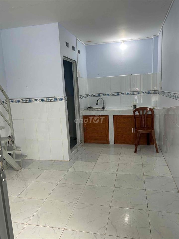 Nhà bán hẻm xe hơi- ngay gần chợ trường