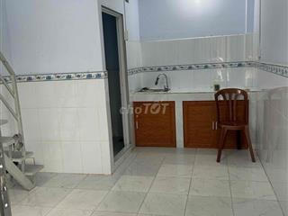 Nhà bán hẻm xe hơi- ngay gần chợ trường
