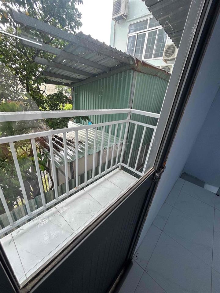 Nhà bán hẻm xe hơi- ngay gần chợ trường