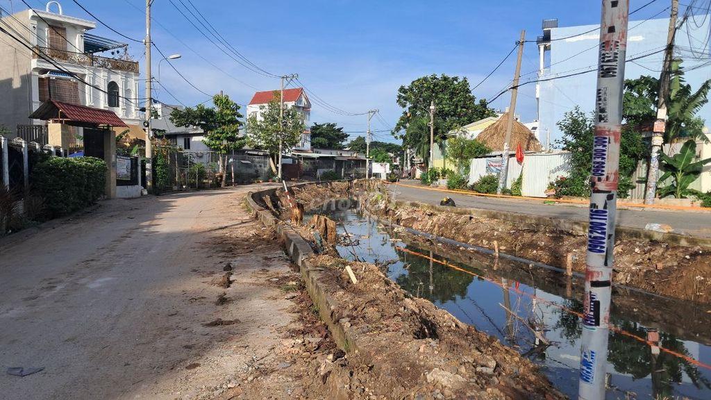 Bán nhà hẻm 154 Vườn Lài, An Phú Đông, thông ra đường sông Vàm Thuật