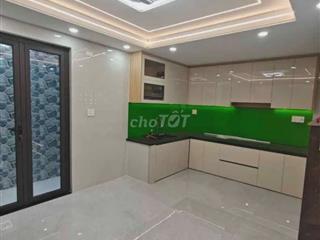 Hẻm xe tải thông, nhà 5 tầng ngay ngã tư 4 xã, 5PN, 5WC