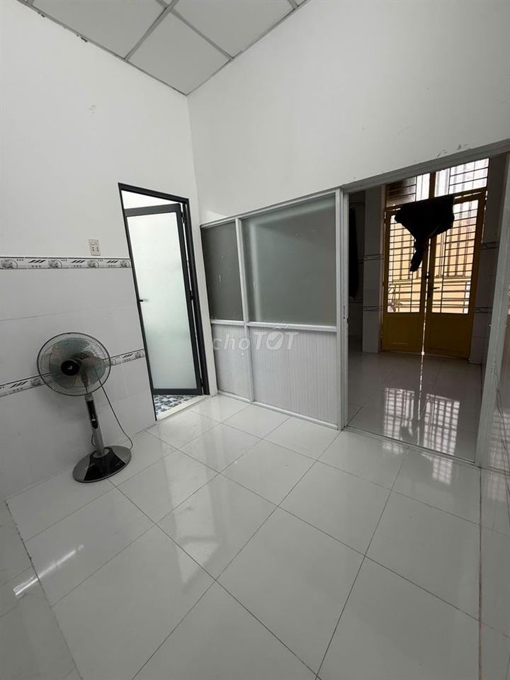 CHO THUÊ PHÒNG Q7-PHÒNG TRỐNG DỌN VÀO Ở NGAY