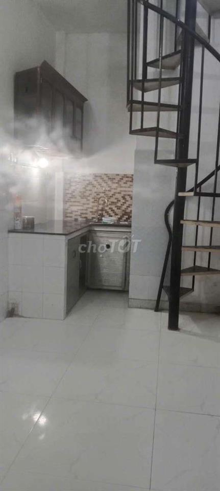 CHO THUÊ NHÀ HẺM GẦN NHÀ KHÁCH 175