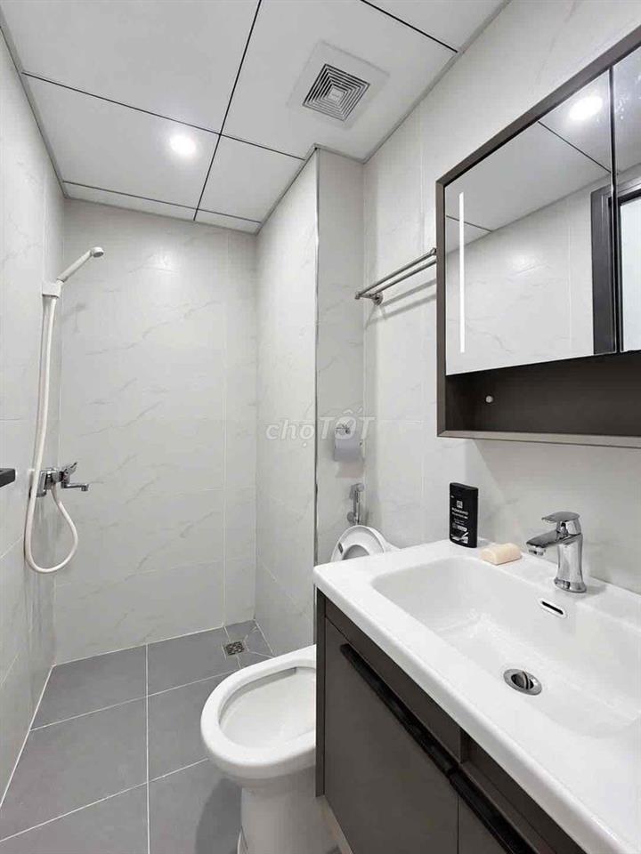 Phòng full nội thất ô tô đỗ cửa cuối Hồ Tùng Mậu Nam Từ Liêm