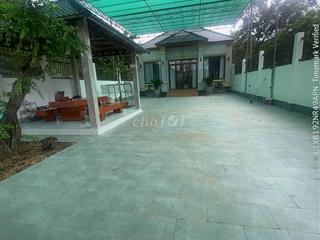 Đường DX 072 , DT 10x30 , nhà xây kiên cố rất đẹp, sổ sẵn