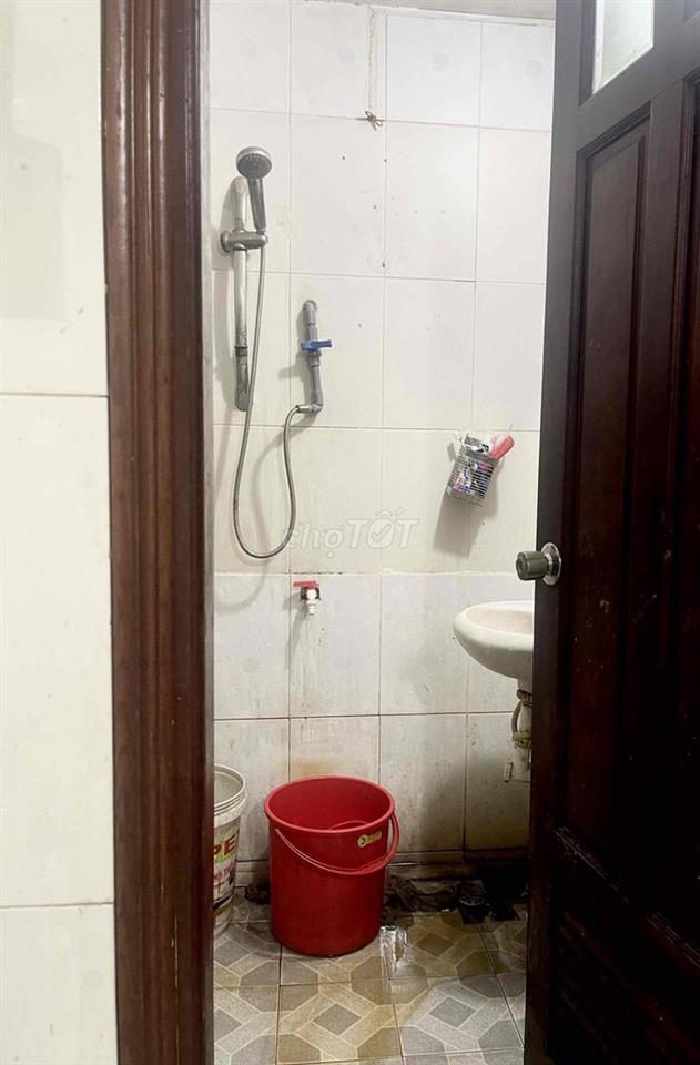 Tôi muốn cho thuê một bạn nam ở ghép
