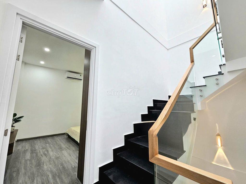 Vị trí kinh doanh đắc địa, 60.5m2 x 4 Tầng, Nhà đầu chợ Võ Thành Trang